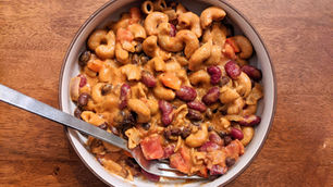 Bean Chili Mac & "Cheese"