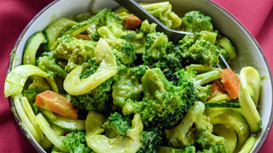 Creamy Curry Zoodles