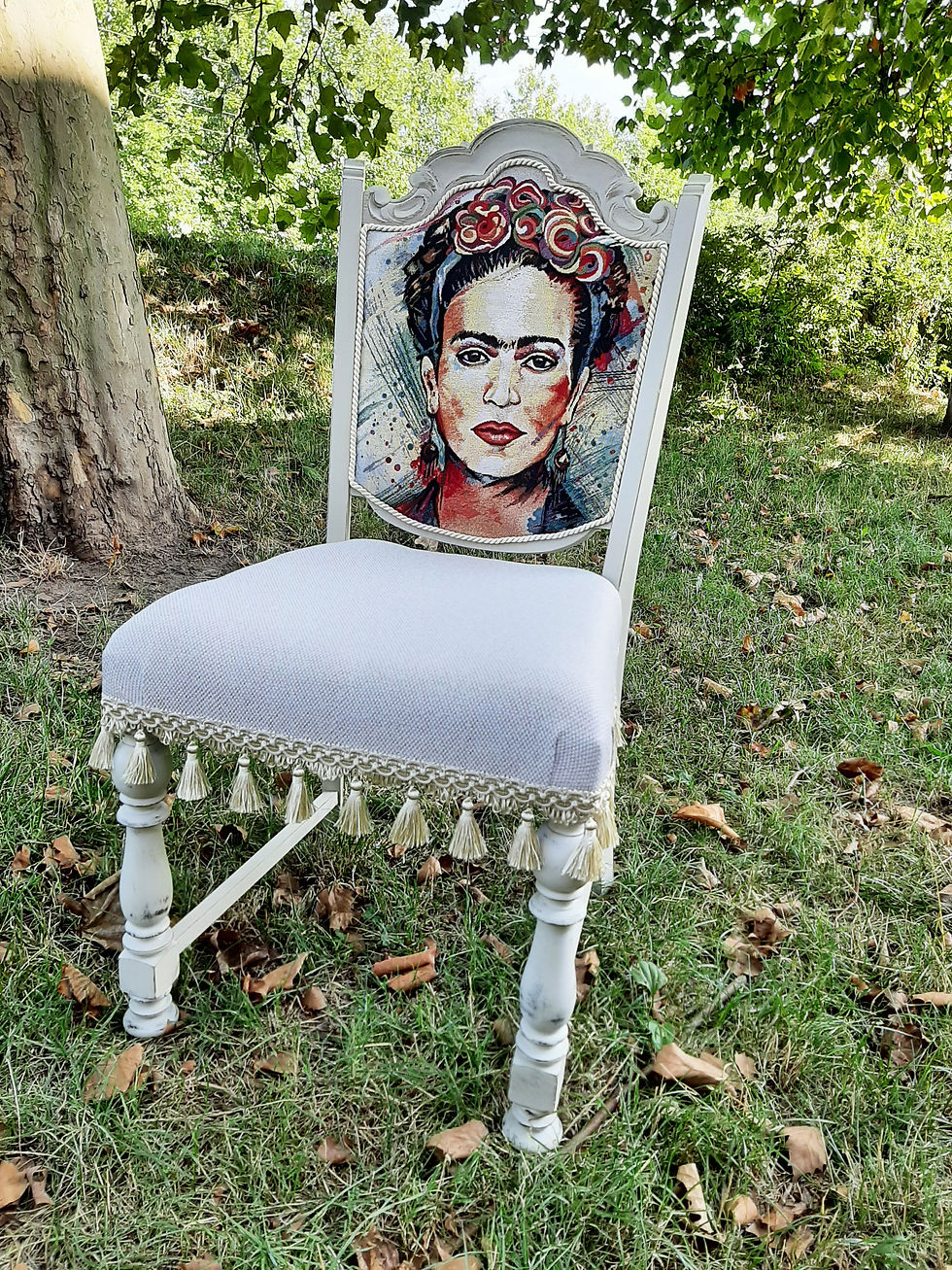 Miniatura: Krzesło ręcznie malowane Frida Kahlo.