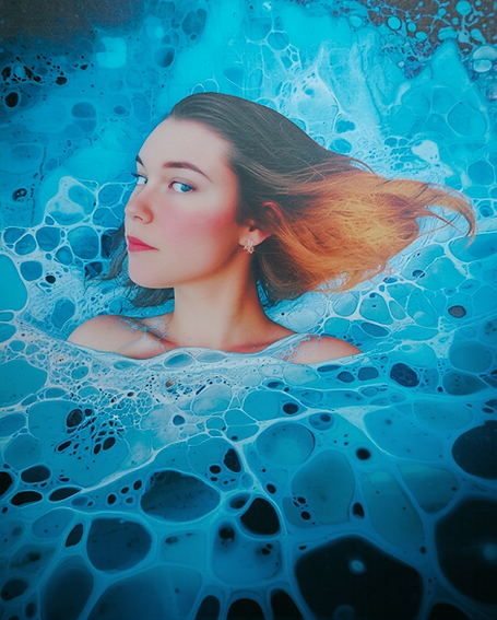 Painting of a woman, full figure, fluid art style - 1057194994.png