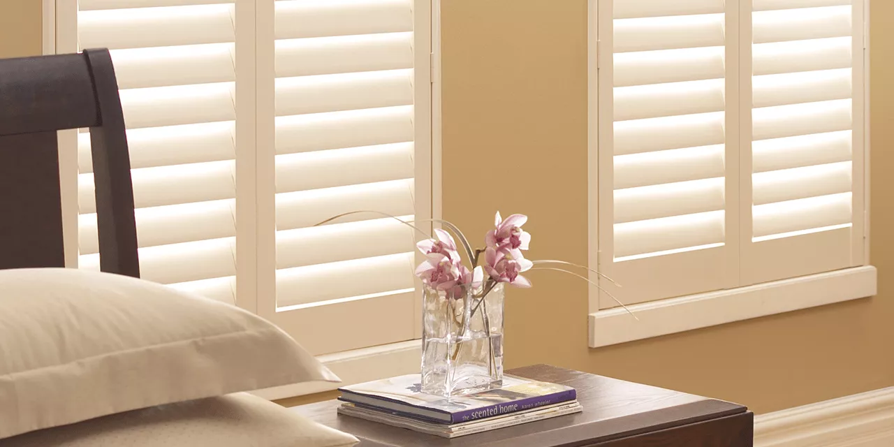 palm-beach-polysatin-white-silk-38775089-2.webp