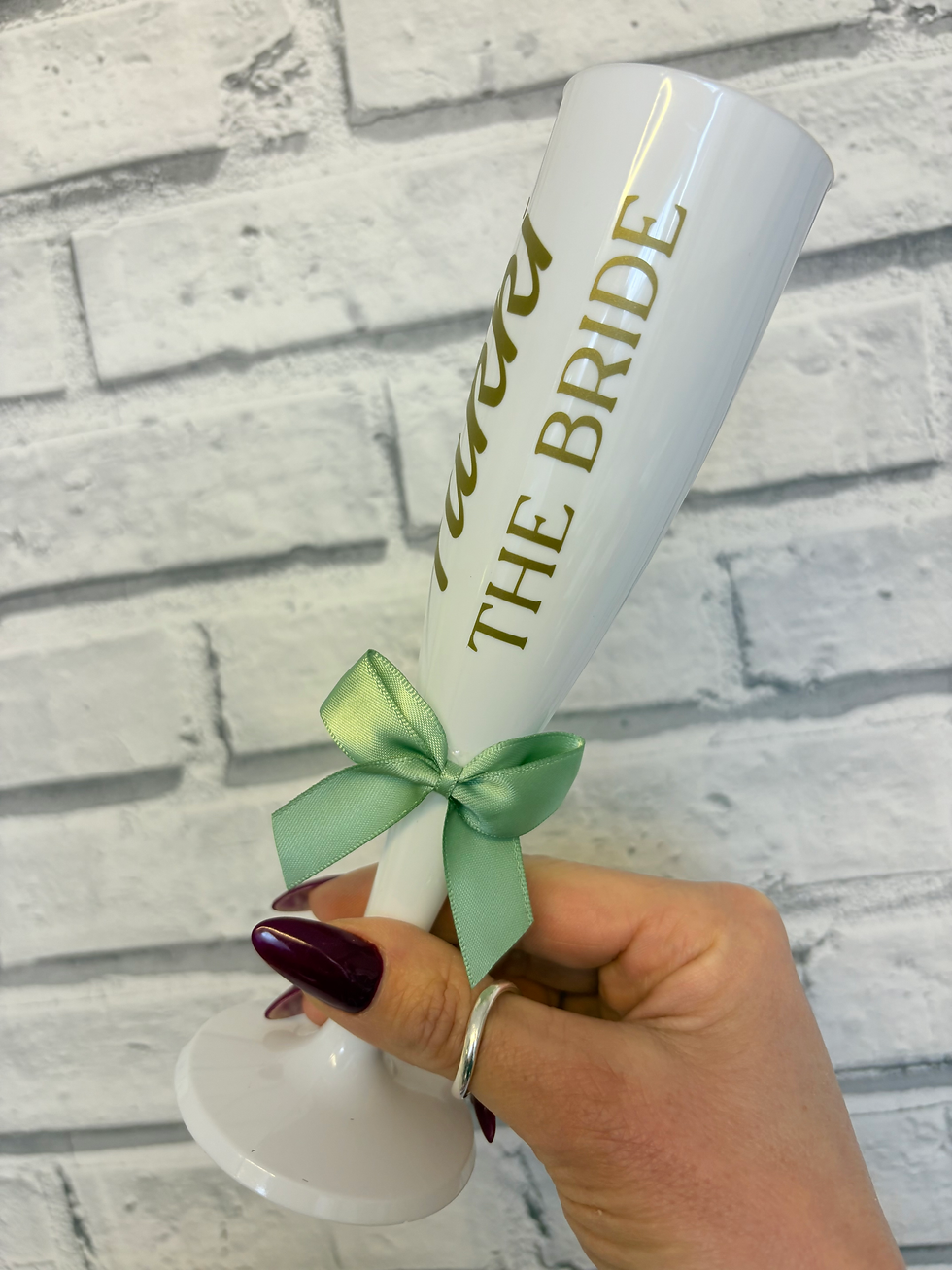 Thumbnail: Champagne flutes