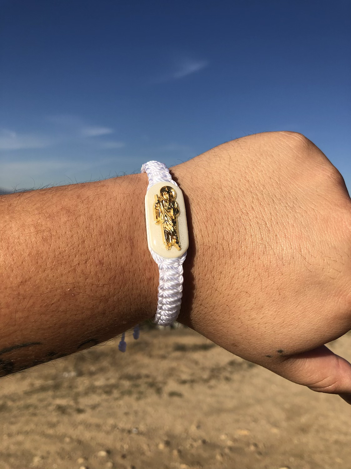 San Judas pulsera en hilo Blanco