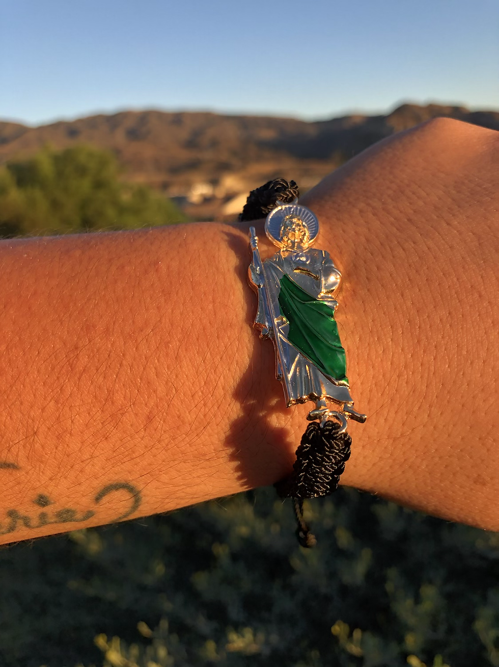 Thumbnail: 3 tones  en verde san Judas Pulsera hilo negro (black string)