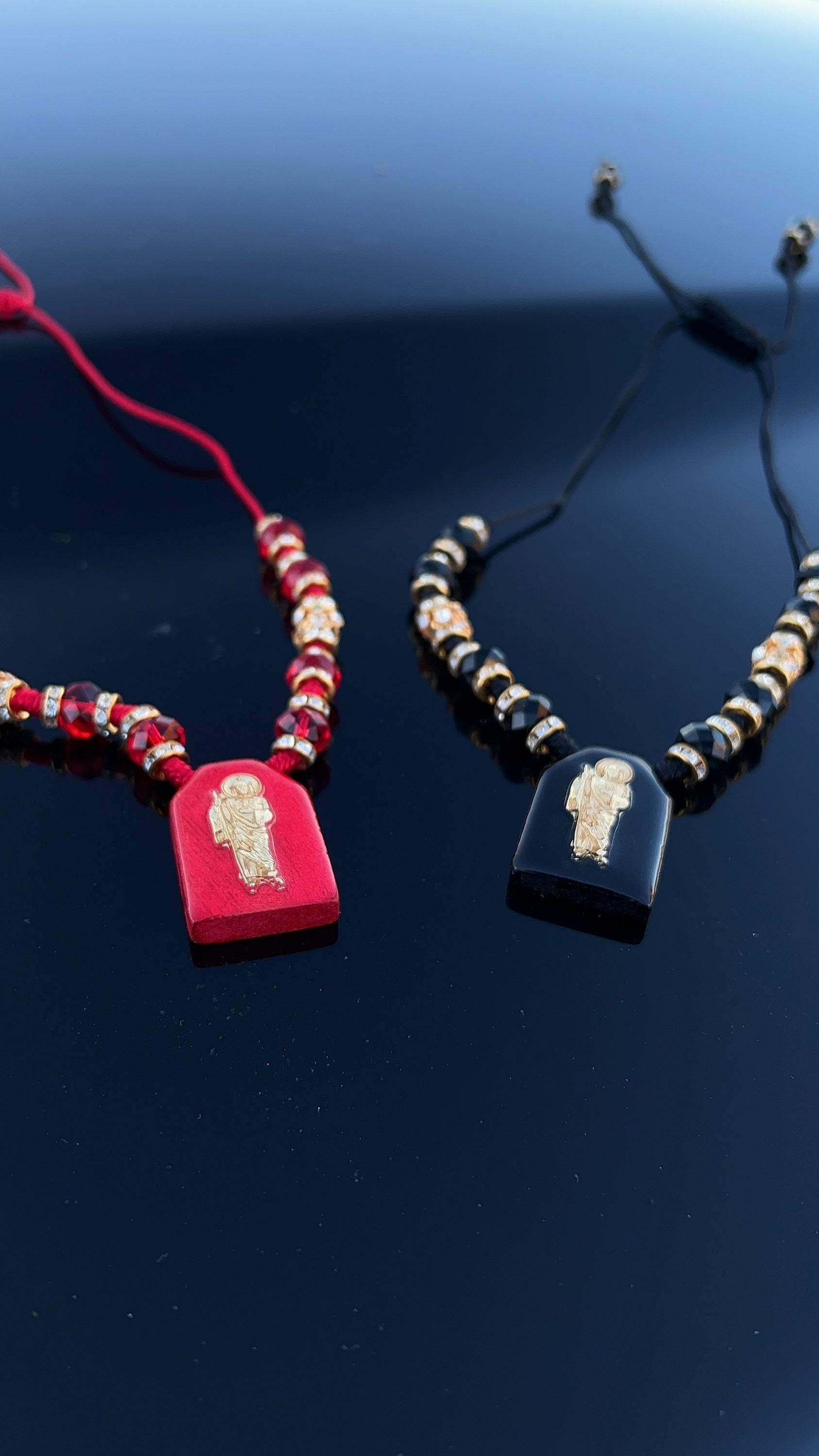 San Judas escapulario (black or red)