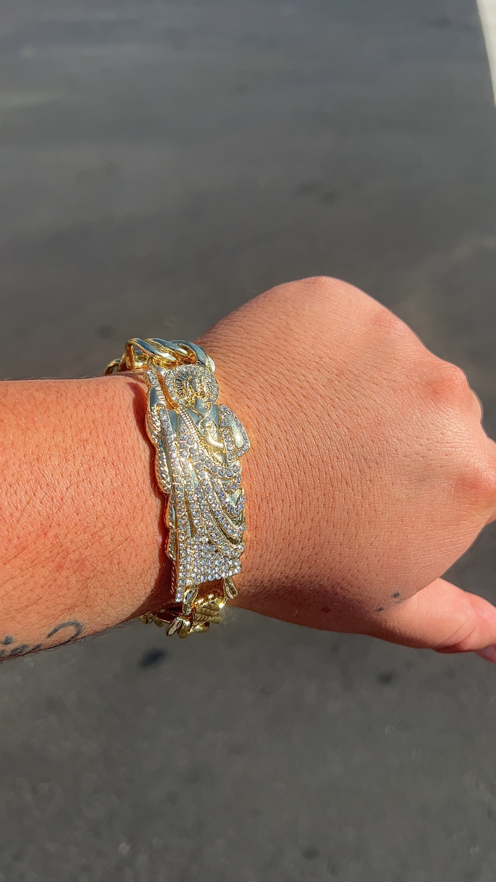 Bust out Saint Jude chino link