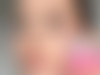 Truques virais para desinchar o rosto funcionam? Dermatologista analisa três estratégias populares nas redes