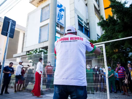 Falta de remédios, alimentos e salário: crise na saúde em Fortaleza afeta pacientes e funcionários
