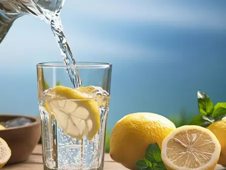 O que acontece se eu tomar água com limão todos os dias?