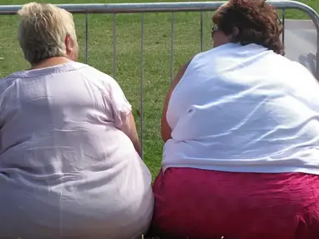 Governo britânico estuda distribuir remédio contra obesidade para estimular volta ao trabalho