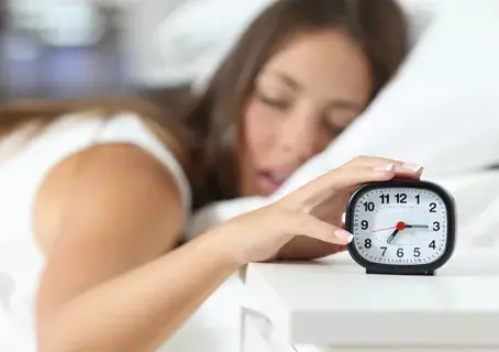 O mito das 8 horas: sono saudável não depende da quantidade, mas da regularidade