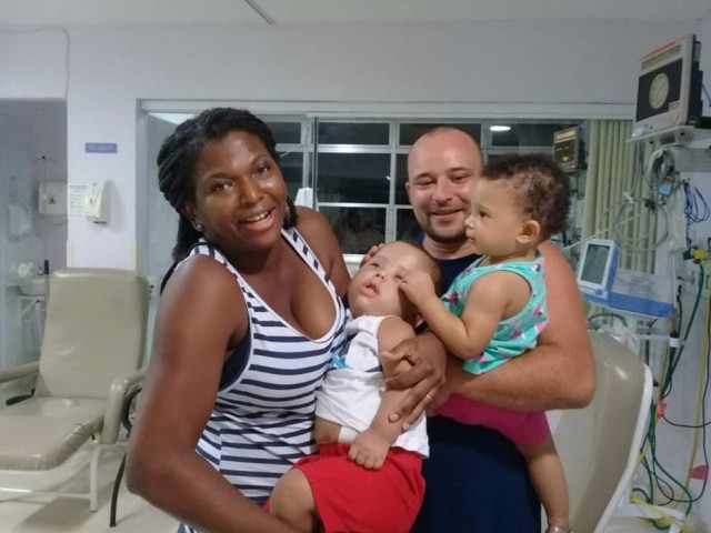 Pais de Arthur e Valentina no hospital — Foto: Arquivo Pessoal