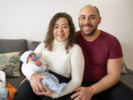 Mulher transplantada com útero da própria mãe dá à luz, na Espanha