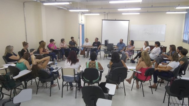 Grupo foi formado para atender familiares das vítimas durante o julgamento, em Santa Maria — Foto: Marcos Borba