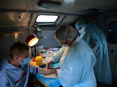 Rússia anuncia sucesso em testes em humanos e quer começar a distribuir vacina contra o coronavírus