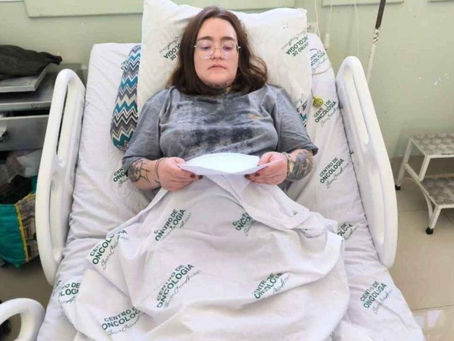 Hospital que cuida de jovem com a ‘pior dor do mundo’ vai oferecer tratamento gratuito para 50 pacientes com a mesma doença