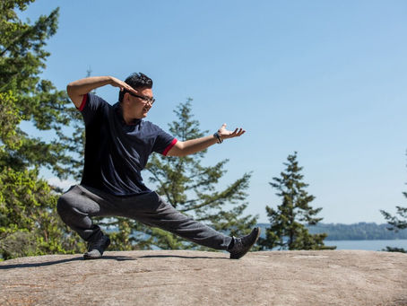 O que é tai chi walking? O exercício que melhora o equilíbrio e ganha espaço entre os treinos