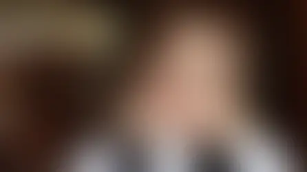 A mulher que perdeu 30 cm de altura após diagnóstico de doença rara