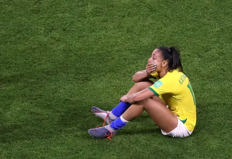 Saúde mental: 57% das jogadoras de futebol relatam problemas psicológicos; metade não recebe apoio dos clubes