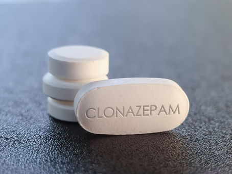 Clonazepam: uso irregular do calmante mais vendido no Brasil causa dependência silenciosa entre idosos