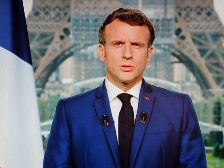 França vai impor vacinação a profissionais de saúde e exigirá certificado para ir a restaurantes