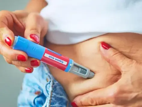 Agência reguladora do Reino Unido alerta para pancreatite aguda e mortes associadas a canetas emagrecedoras