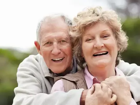 Com que idade somos mais felizes? Ciência faz descoberta surpreendente