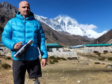 Goiano que superou câncer cinco vezes e teve perna esquerda amputada chega à base do Everest