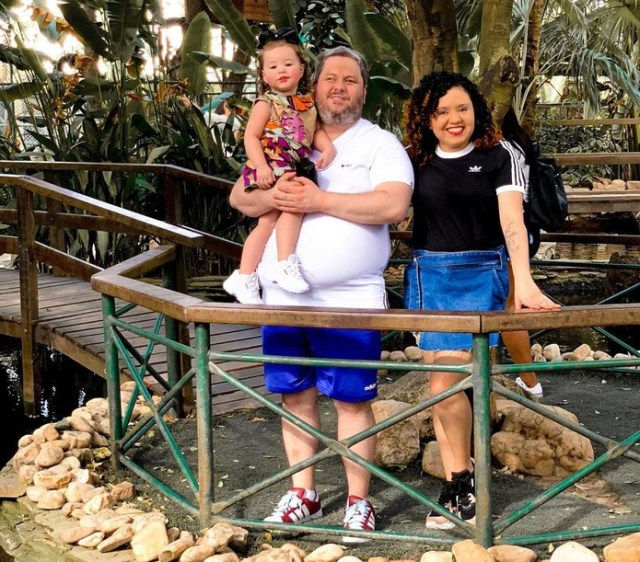 Pais de Ana Clara, Alex e Marlene Mello namoraram a distância e se conheceram pessoalmente apenas no dia do casamento — Foto: Arquivo Pessoal