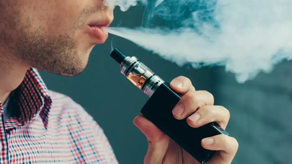 Cigarro eletrônico: 8,7% dos adolescentes usam vapes no Brasil, cinco vezes mais do que o tabaco convencional