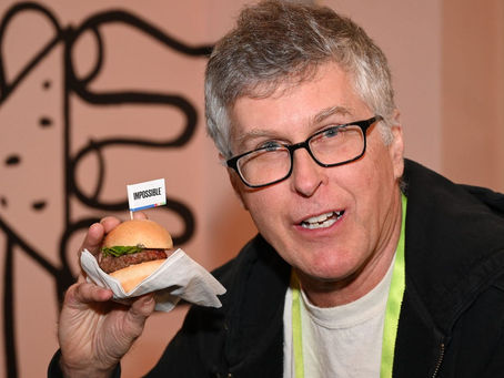 O médico que quer salvar o planeta com hambúrguer vegetal: conheça a Impossible Foods