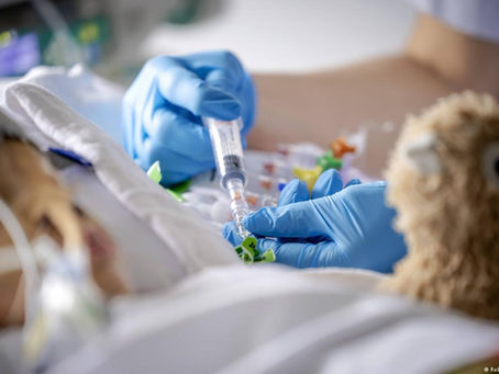 Médico que submeteu criança de 2 anos à eutanásia na Holanda não deve ser processado, conclui comissão