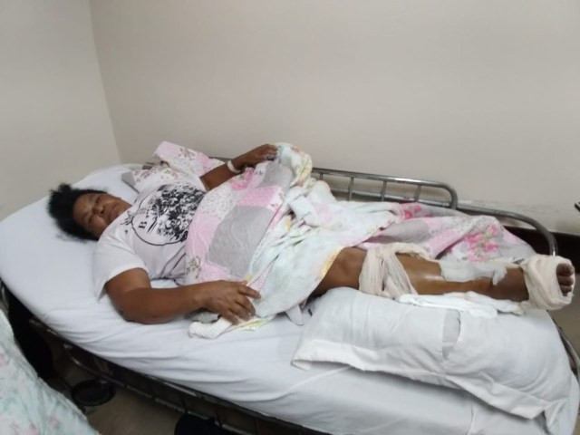 Paula Marcelina de Almeida, de 55 anos, sofreu uma queda e foi internada no Hospital Salgado Filho, no Méier — Foto: Arquivo pessoal