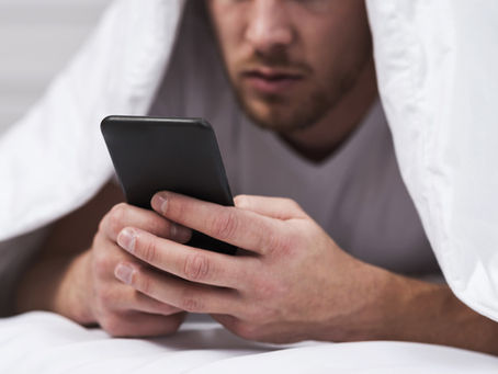 'Eu ficava até 14h por dia no celular. Estou fazendo terapia para combater meu vício'