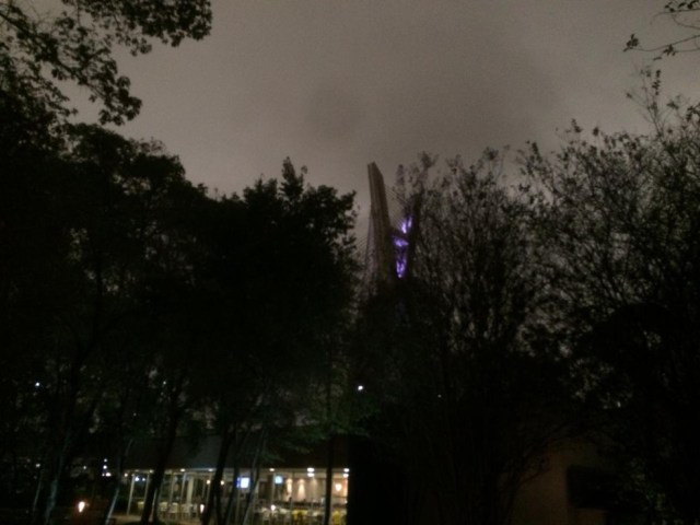 Dia vira noite em São Paulo nesta segunda — Foto: Glauco Araújo/G1