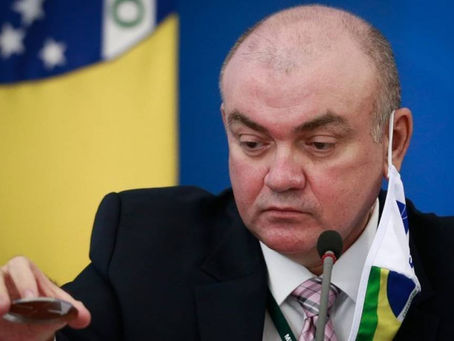 Cabe ao médico afastar quem teve contato com o presidente, diz Saúde