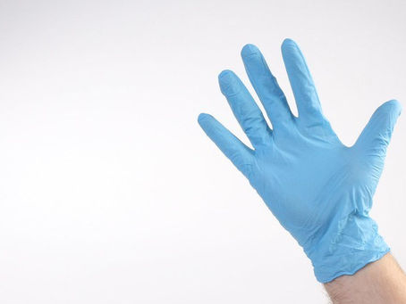 Alta de casos de covid-19 pode causar falta de luvas para profissionais de saúde