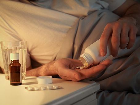 Quase 4 em cada 10 adultos com sintomas de insônia usam remédios de 5 a 7 noites por semana, diz estudo