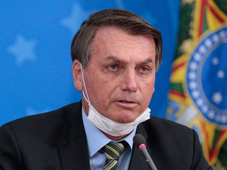 Bolsonaro vinha sendo aconselhado por auxiliares a 'dar uma parada' e cuidar da saúde