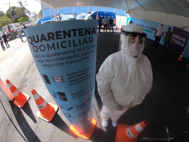 Ao todo 100 profissionais foram contratados emergencialmente para prestar atendimento no Centro de Combate ao Coronavírus (CCC), em Guarulhos — Foto: Divulgação/Prefeitura de Guarulhos