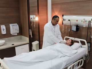 Dormir na clínica, seguir dieta e fazer dezenas de coletas: como é testar um medicamento genérico