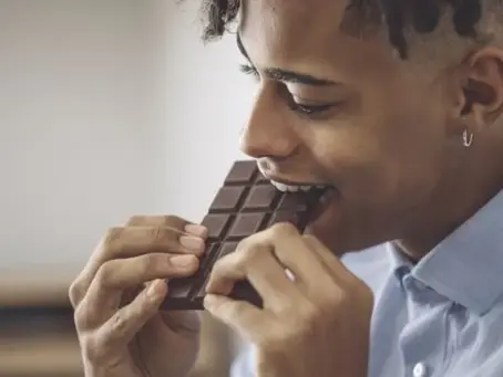 Por que é tão boa a sensação de comer chocolate, segundo cientistas