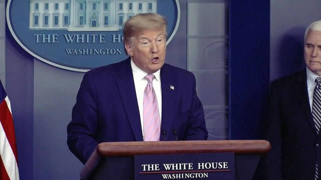 Trump aciona lei de guerra para garantir que a produção de máscaras fique no país