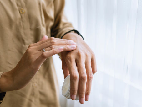 Do You Have Dry or Dehydrated Skin? Differences and Solutions