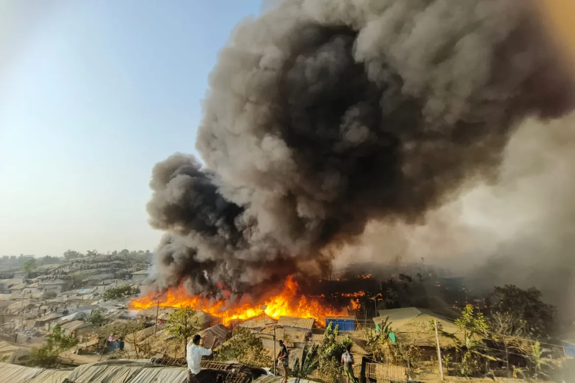 AA-20230305-30483259-30483252-FIRE_BREAKS_OUT_AT_BALUKHALI_ROHINGYA_REFUGEE_CAMP.webp