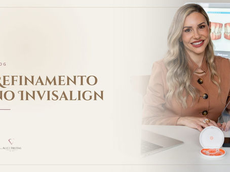 Refinamento no Invisalign: Dra. Alice Freitas, ortodontista na Barra da Tijuca, analisando o planejamento digital do sorriso
