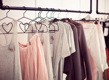 Como organizar o guarda roupa (de uma vez por todas!)
