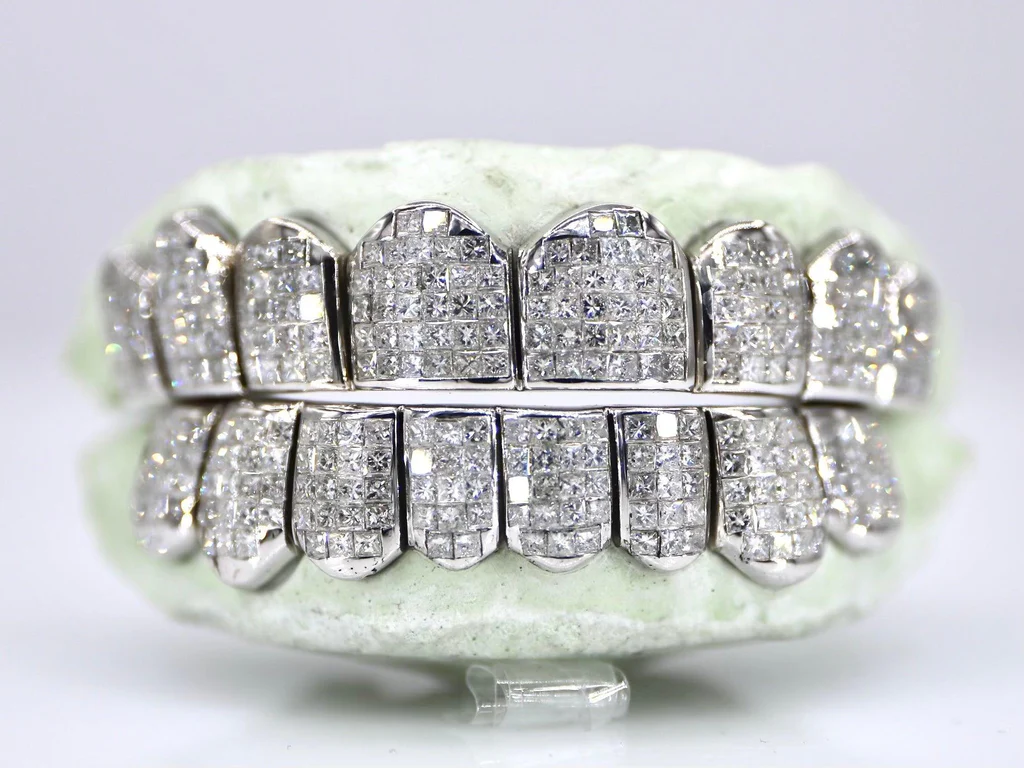 INVISIBLE SET PRINCESS CUT DIAMOND GRILLZ