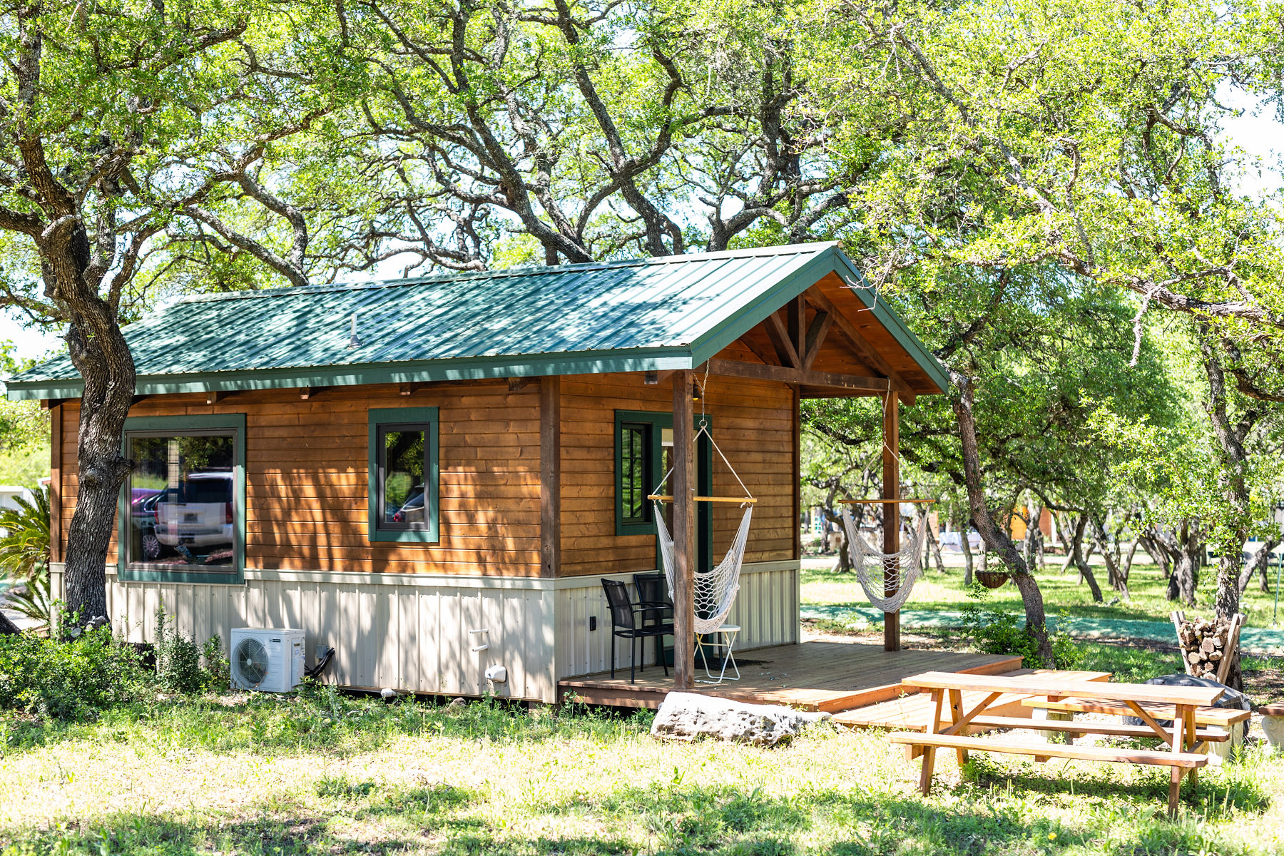 Cute little cabin great for family or guests to stay for your wedding