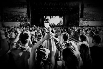Concert Crowd_edited_edited.jpg